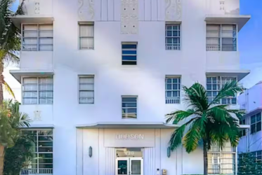 One Bedroom Unit in Miami Beach, Florida